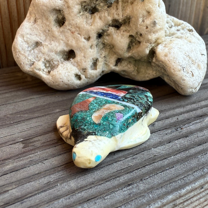Zuni Turtle Fetish, by Jayne Quam