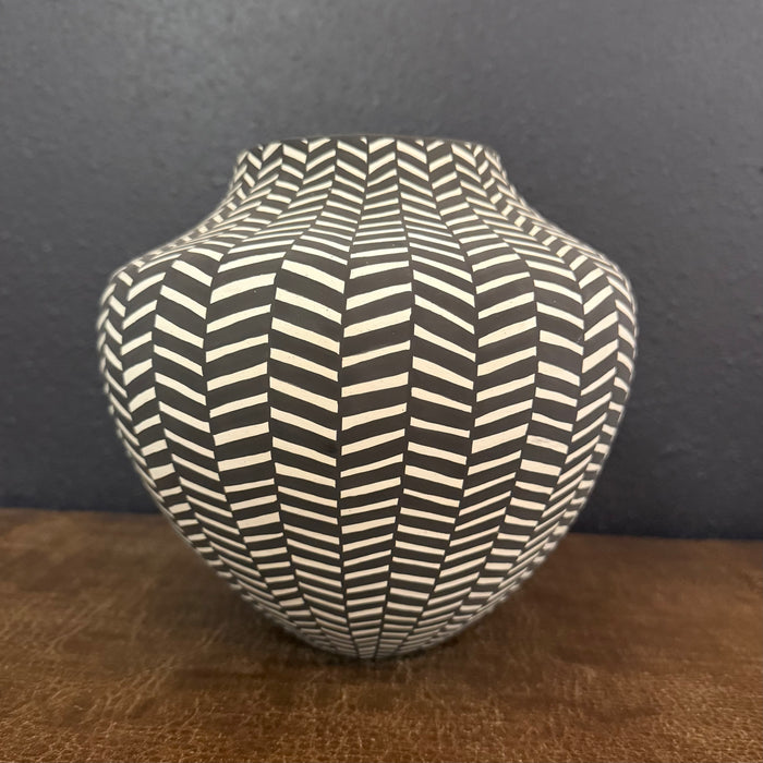 Acoma Fine Line Black and White Pot, by Sandra Victorino