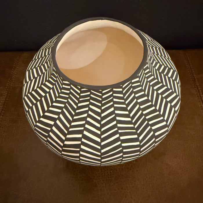 Acoma Fine Line Black and White Pot, by Sandra Victorino