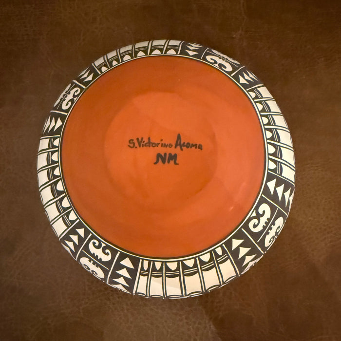 Acoma Fine Line Pot, by Sandra Victorino