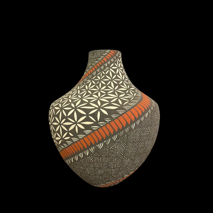 Acoma Fine Line Pot, by Sandra Victorino