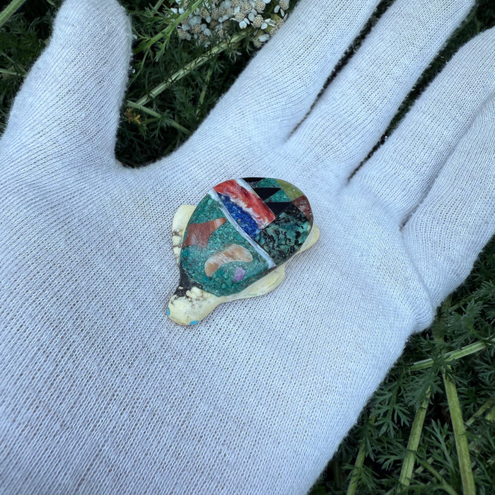 Zuni Turtle Fetish, by Jayne Quam