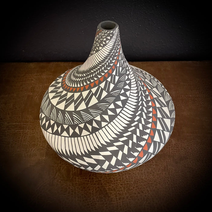 Acoma Fine Line Pot, by Sandra Victorino