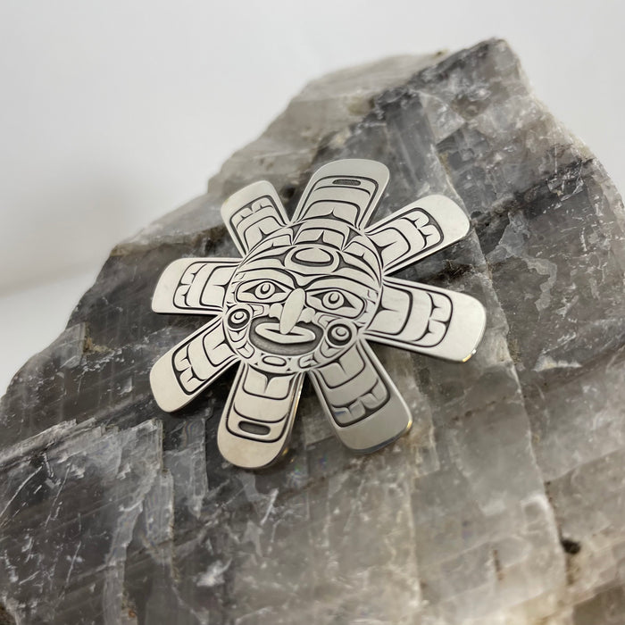 Fine American Indian and Indigenous Jewelry at Raven Makes Gallery