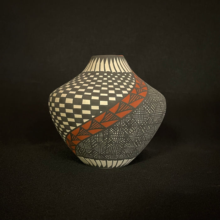 Acoma Fine Line Pot, by Sandra Victorino