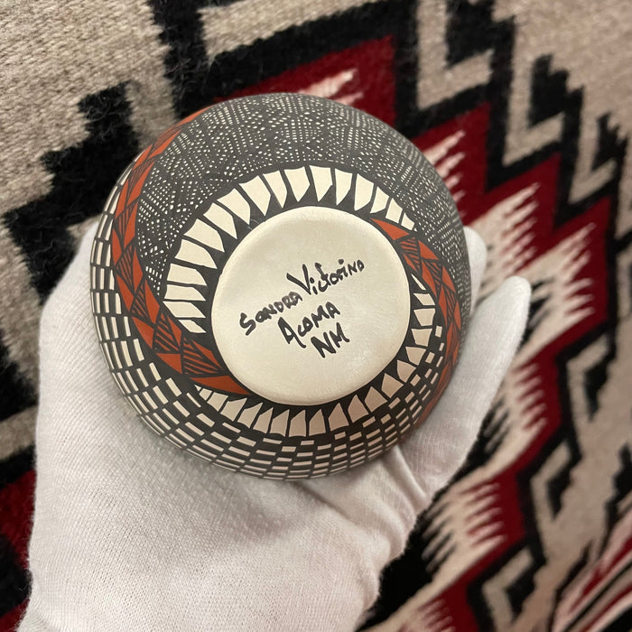 Acoma Fine Line Pot, by Sandra Victorino