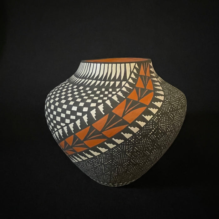 Acoma Fine Line Pot, by Sandra Victorino