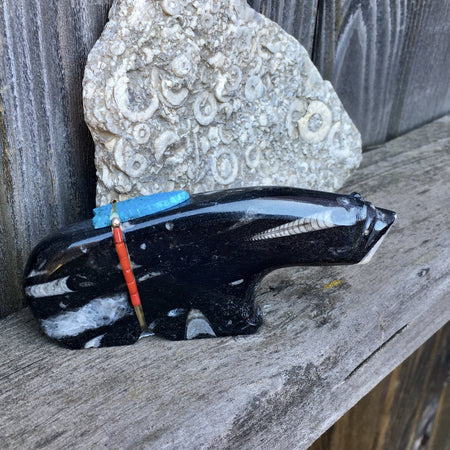 Zuni Bear Fetish at Raven Makes Native American Art Gallery