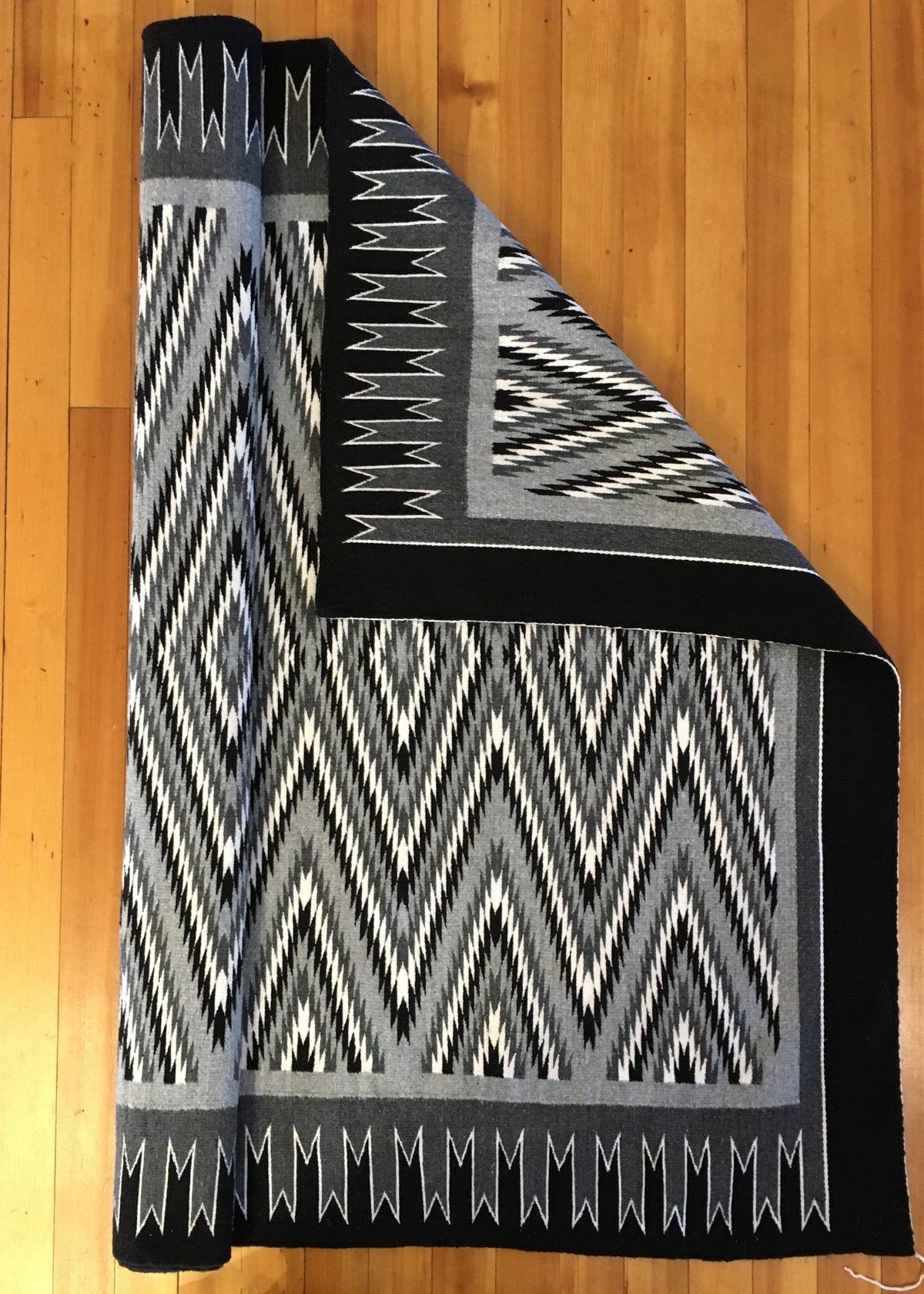 Eye Dazzler Navajo Rug, by Victoria Yazzie– Raven Makes Gallery