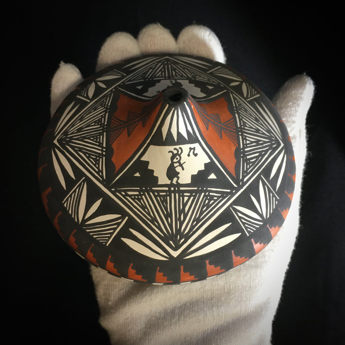 Acoma Fine Line Kokopelli Pot, by Sandra Victorino