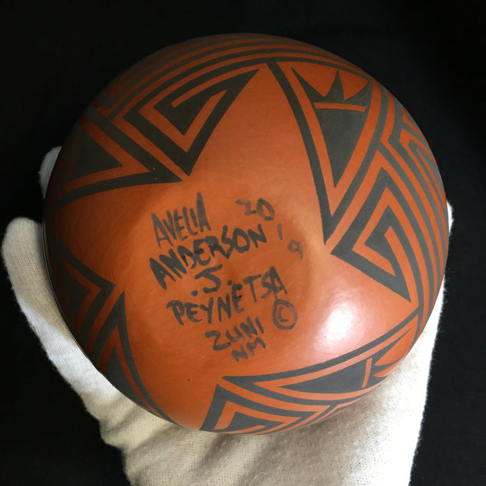 Traditional Zuni Pot, by Anderson and Avelia Peynetsa