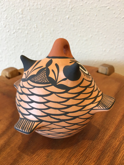 Owl Effigy Zuni Pot, by Anderson and Avelia Peynetsa